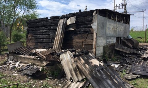 Пожар уничтожил сарай в деревне Полудьяково