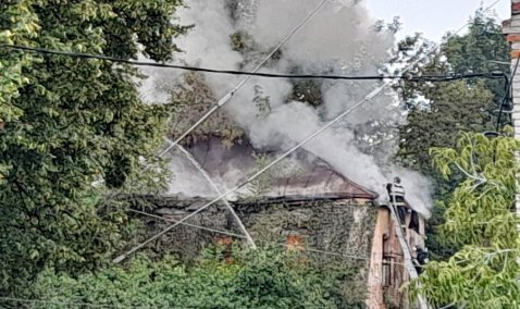 Историческое здание горело в воскресенье в Кашире-1
