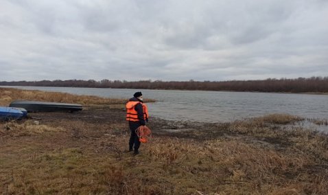 Каширские спасатели патрулируют водоемы для предотвращения выхода на тонкий лед