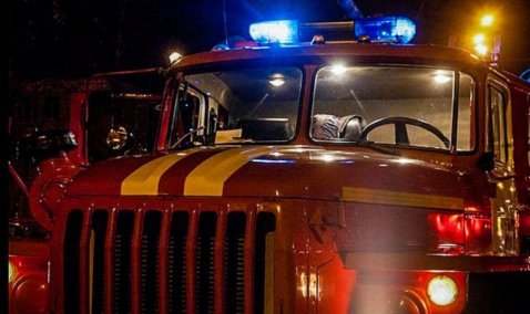 Дачный дом в деревне Романовское минувшей ночью охватил пожар