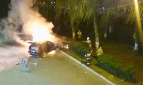 Вечером в Кашире-2 сгорел автомобиль BMW