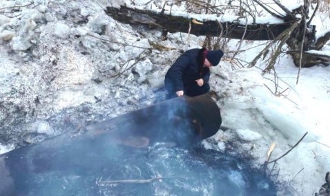 В деревне рядом с Ожерельем из-за замерзания трубы едва не размыло автодорогу