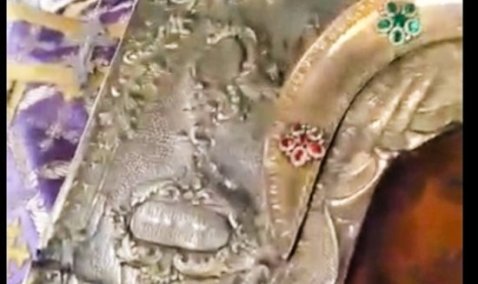 Вертолет со священнослужителями и иконой на борту летает над Каширой и Ступино