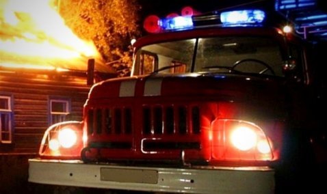 Садовый дом загорелся прошлой ночью рядом с поселком Зендиково