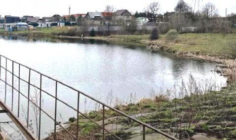 Владельца комплекса у пруда в Колтово могут заставить убрать постройки через суд