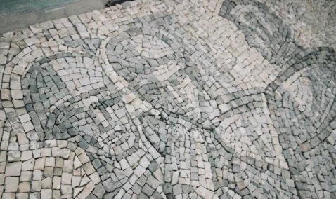 В Кашире показали, как собирают мозаичное панно Зендиковского мемориала