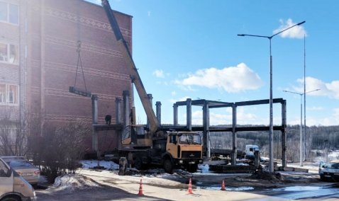 Начался демонтаж недостроенного здания на улице Кржижановского в Кашире-2