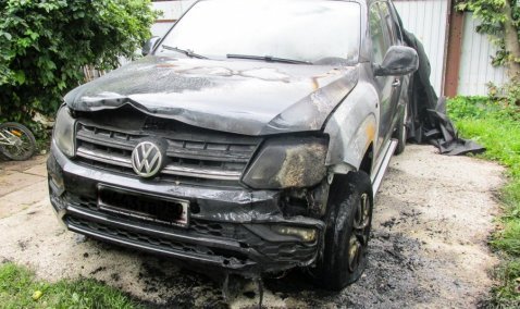 Автомобиль Volkswagen Amarok горел поздней ночью в Кашире-1