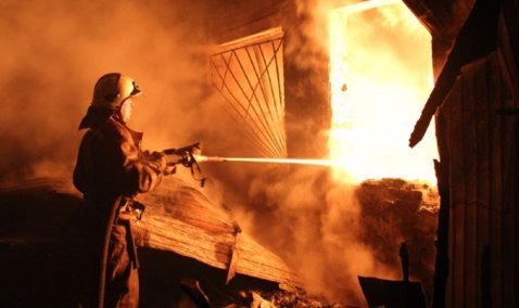 Около двух часов тушили пожар в частном доме в городском округе Кашира