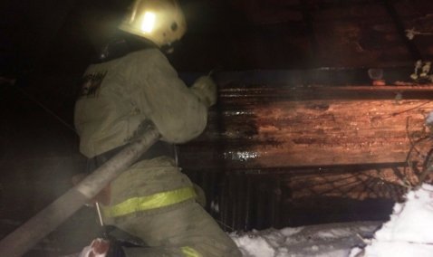 Огнеборцы оперативно ликвидировали пожар в хозпостройке на станции Кашира