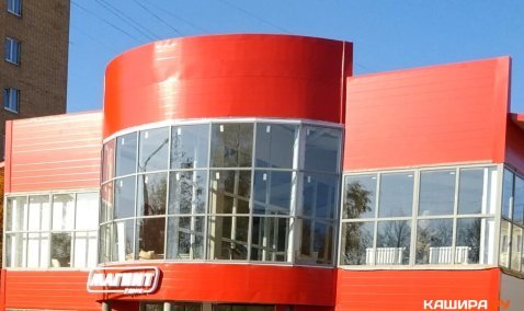 В Кашире полуголый окровавленный мужчина разгромил «Магнит» и покончил с собой