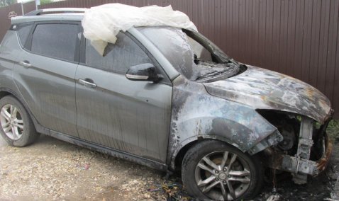 Автомобиль Changan загорелся этой ночью в поселке Зендиково