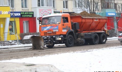 На улицы Каширы впервые в году вышла уборочная техника