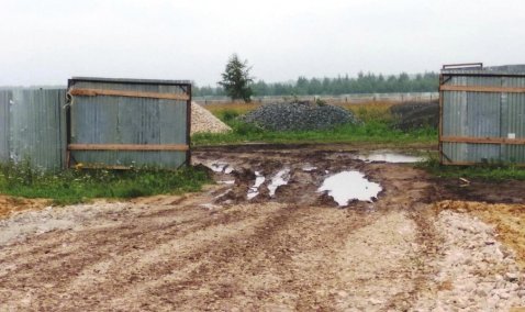 На въезде в Ожерелье идут работы по возведению строительного магазина