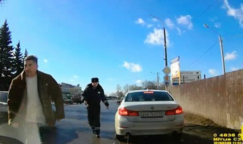 В Кашире инспектор ДПС помог спасти жизнь жительнице Санкт-Петербурга