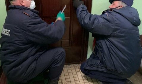 Пожилой женщине в Кашире пришлось вызывать спасателей из-за сломаного в замке ключа