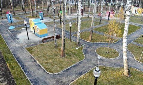 Мини-трассы, здания, знаки: в Каширском парке завершается строительство детского автогородка