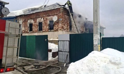 Мужчина получил ожоги при пожаре в деревне Колтово