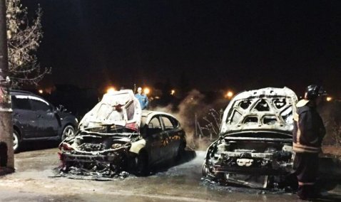 Еще три автомобиля сгорели минувшей ночью в Кашире