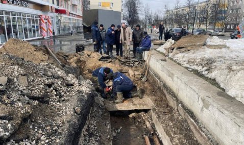 Прорыв трубопровода с горячей водой устраняют в Кашире-2