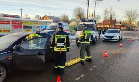 Столкновение, разлив топлива и блокировка водителя: в Кашире тренировались ликвидировать последствия ДТП