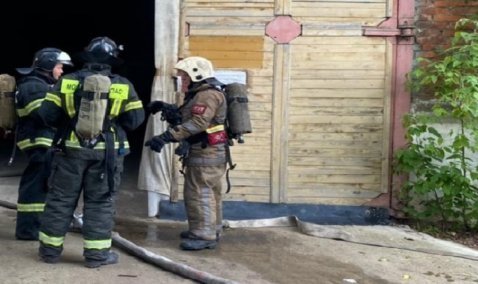 Пожар в нежилом здании ликвидировали в деревне Верзилово