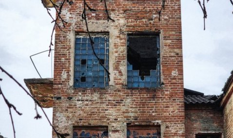 В сети появились фотографии удручающего вида бывшей подстанции скорой помощи в Кашире-2