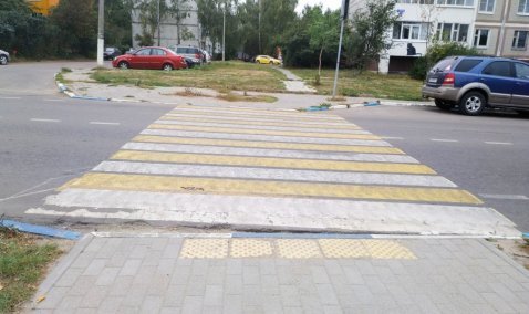 В Кашире-3 автомобиль Opel Astra въехал в пешехода прямо на переходе