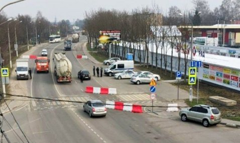 На дороге в Кашире-1 установлены блоки: ДПС проверяет водителей по обе стороны движения