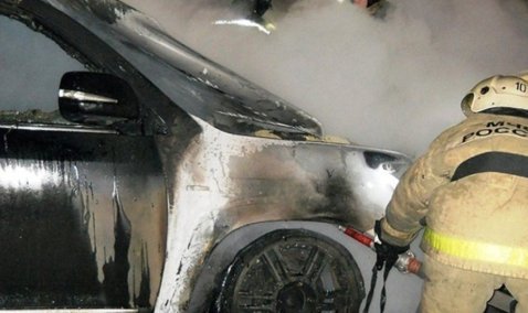 Пылающий автомобиль потушили прошлой ночью в Зендиково
