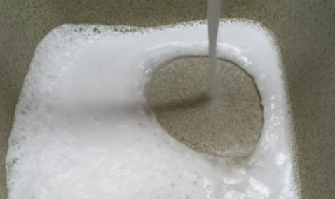 Опасность отравления: из-за ошибки подрядчика в водопровод в Новоселках попал дезинфицирующий раствор