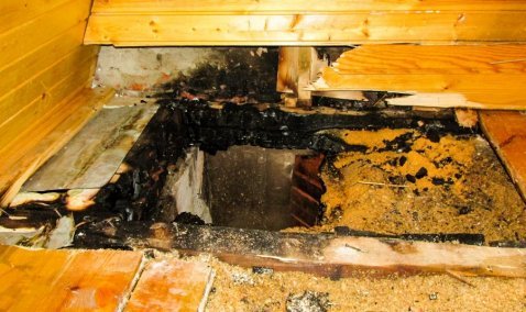 В СНТ под Каширой из-за печной трубы едва не сгорел дачный дом