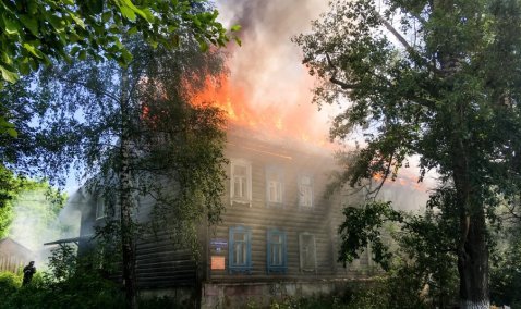На станции Кашира произошел пожар в многоквартирном доме