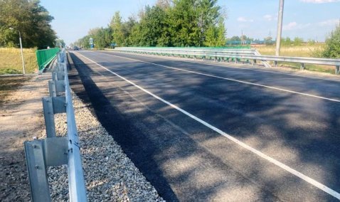 Литой асфальт, ограждения, система водоотвода: что изменилось на отремонтированном путепроводе при въезде в Каширу