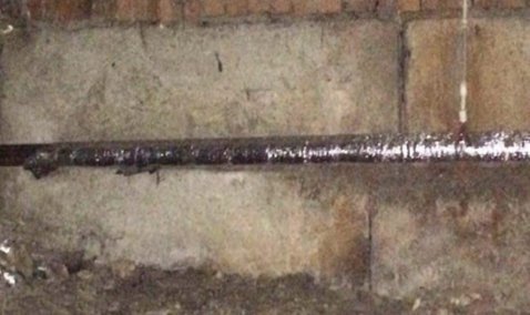 Управляющую компанию из Каширы оштрафовали за «оголенные» трубы и мусор в подвале многоквартирного дома