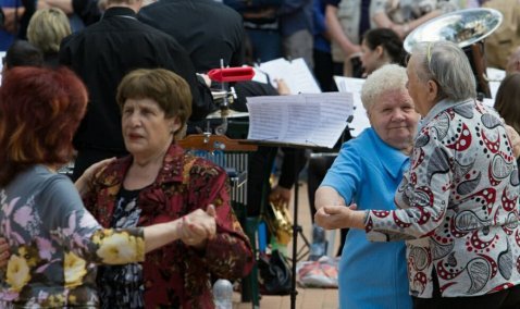 С мая на площади у АТС в Кашире-2 снова будет играть оркестр