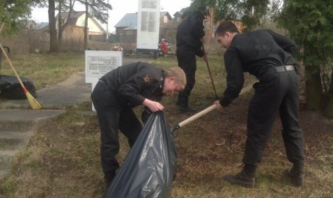 Каширские судебные приставы приняли участие в благоустройстве мемориала в Баскачах