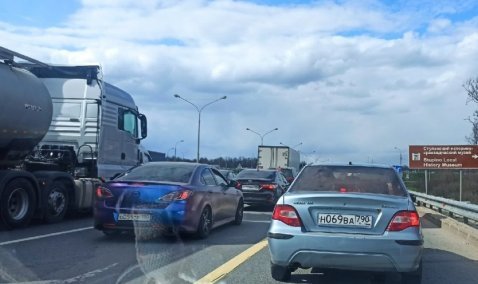 Дачный сезон: М-4 остановилась в пробках накануне майских праздников