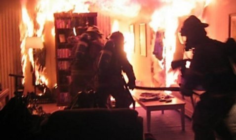 В поселке Маслово накануне вечером горела квартира