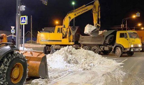 С улиц Каширы начали массово вывозить снег