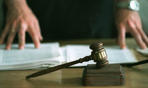 «Рамки УПК, похоже, ему давно тесноваты» – за какие слова в адрес судьи адвокат оказался на скамье подсудимых в Кашире