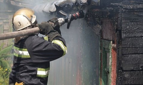 На Малой Красноармейской в Кашире-1 загорелся сарай