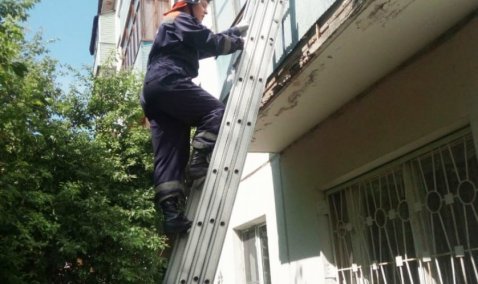 Каширские спасатели пришли на помощь обездвиженной 90-летней женщине