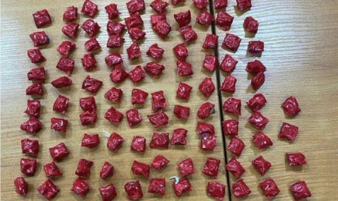 Более ста свертков с наркотиками изъяли на трассе в Кашире