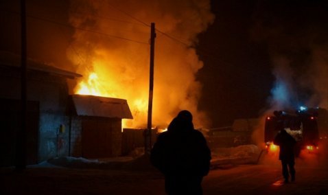 Два человека пострадали в результате пожара в деревне Ледовские выселки