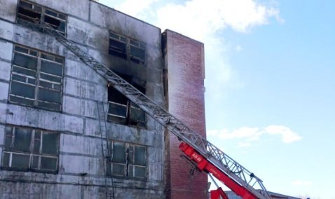 Мог перекинуться на все здание: подробности ликвидации пожара на «Байсаде»