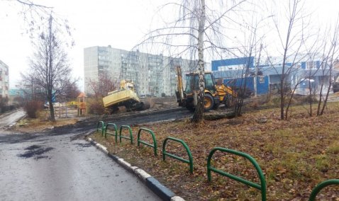 У ФОКа благоустраивают прилегающую территорию