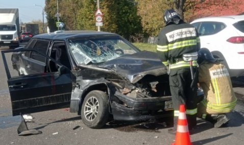 Водитель ВАЗа пострадал в результате утреннего ДТП в Кашире-2