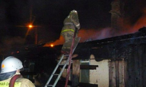 Хозпостройка сгорела прошлой ночью в Кашире-1
