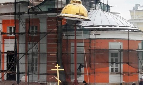 Над Никитским храмом в Кашире воздвигли купол и крест